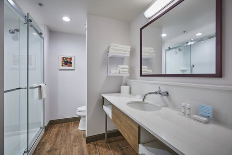 Hampton Inn & Suites Roseburg - Renee 28