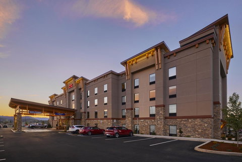 Hampton Inn & Suites Roseburg - Renee 1