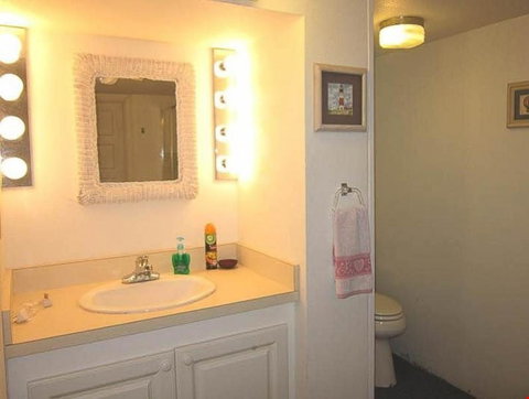 Anchor View - Renee 4