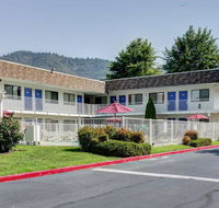 Motel 6 Grants Pass