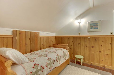 Renee's Log House - Internet Find 40