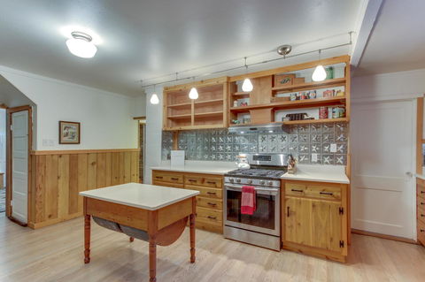 Renee's Log House - Internet Find 13