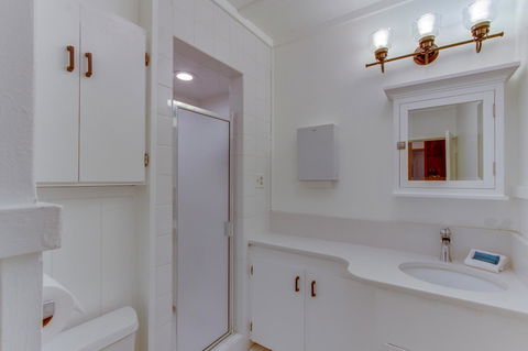 Renee's Log House - Internet Find 24