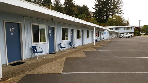 Winchester Bay Inn - Internet Find 6