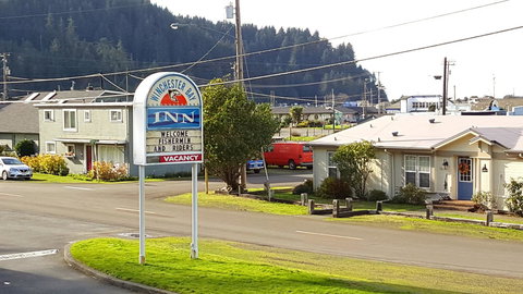 Winchester Bay Inn - Internet Find 1