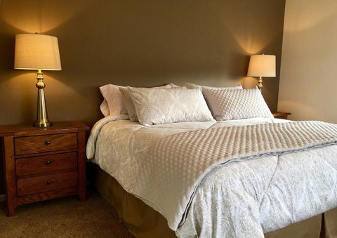 Racing Horse Ranch And Guest House ~ Free Golf! - Internet Find 4