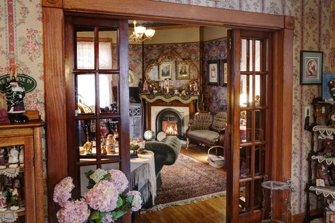 The Queen, A Victorian Bed & Breakfast - Internet Find 37