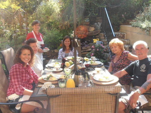 The Queen, A Victorian Bed & Breakfast - Internet Find 18