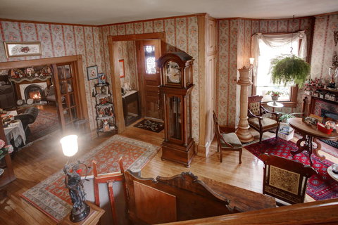 The Queen, A Victorian Bed & Breakfast - Internet Find 36