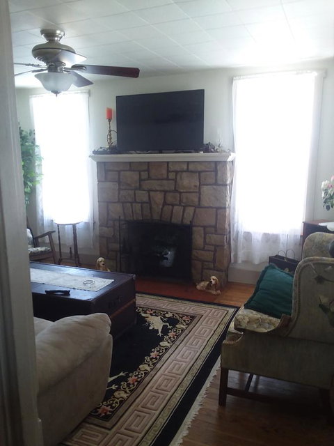 The Queen, A Victorian Bed & Breakfast - Internet Find 12