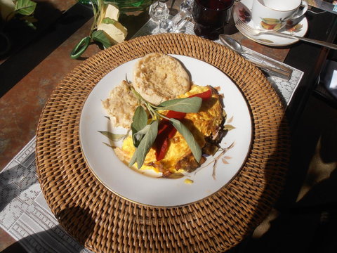 The Queen, A Victorian Bed & Breakfast - Internet Find 16