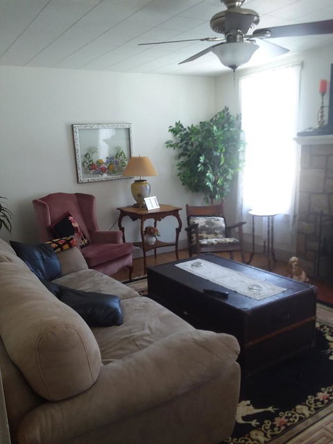 The Queen, A Victorian Bed & Breakfast - Internet Find 11