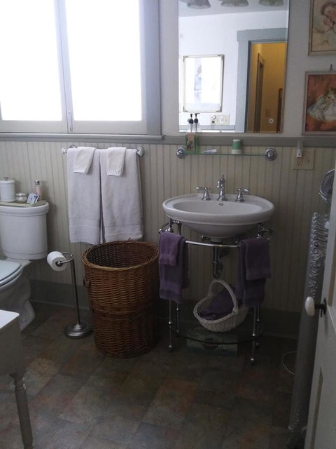 The Queen, A Victorian Bed & Breakfast - Internet Find 5