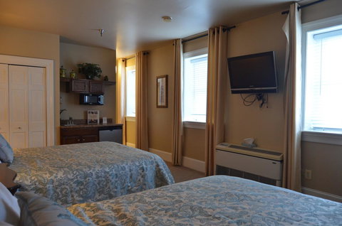 The Temperance House - Renee 17