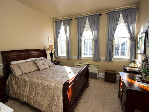 The Temperance House - Renee 43