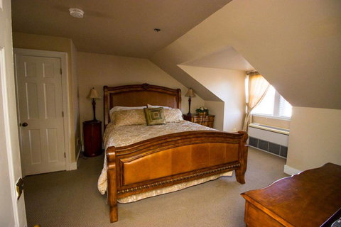 The Temperance House - Renee 33