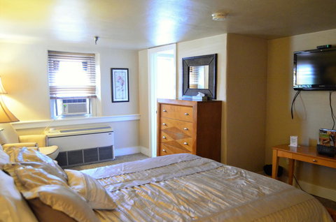 The Temperance House - Renee 7