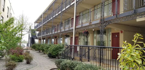 Airport Waterfront Inn - Renee 14