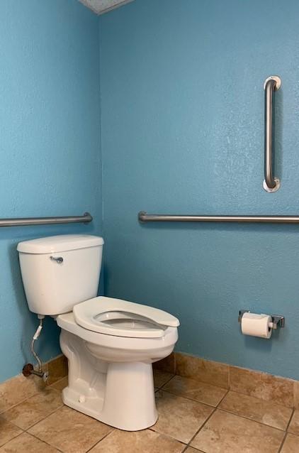 Airport Waterfront Inn - Renee 5