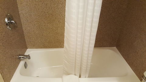 Airport Waterfront Inn - Renee 22