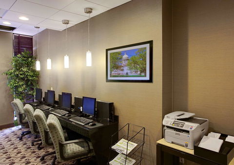 Wyndham Garden Philadelphia Airport - Renee 38