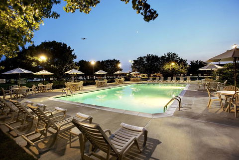Wyndham Garden Philadelphia Airport - Renee 0