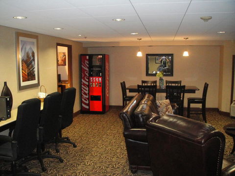 Wyndham Garden Philadelphia Airport - Renee 28