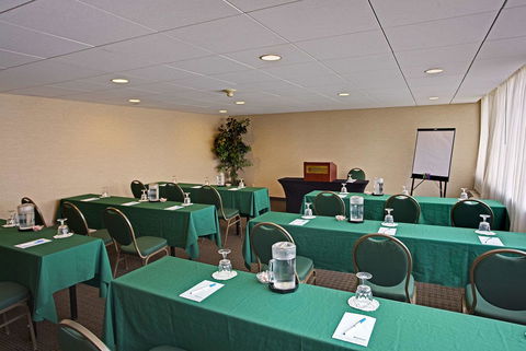 Wyndham Garden Philadelphia Airport - Renee 34