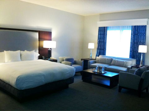 Hilton Scranton & Conference Center - Renee 17