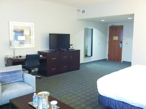 Hilton Scranton & Conference Center - Renee 22
