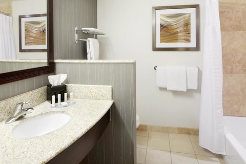 Courtyard Pittsburgh Settlers Ridge/Robinson Township - Renee 13