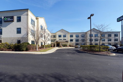 Extended Stay America - Providence - Warwick - Renee 0