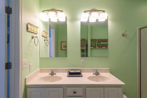 21 Turtle Bay Carolina Tides - Renee 4