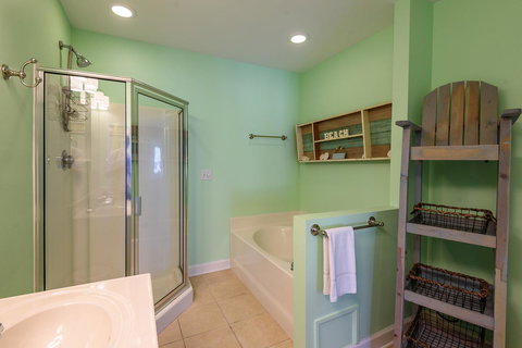 21 Turtle Bay Carolina Tides - Renee 34