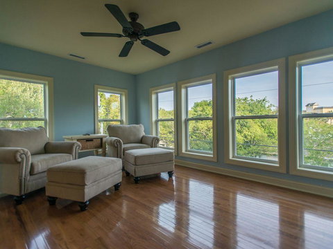 210 W Cooper - SeaEsta On 2nd - Renee 14