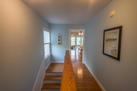 210 W Cooper - SeaEsta On 2nd - Renee 11