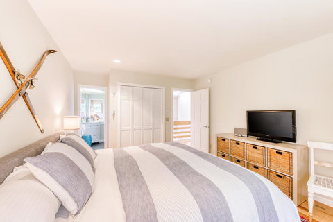 Club Sugarbush Condo - Swimm 16