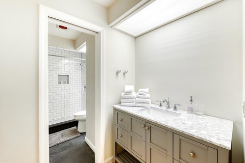 Club Sugarbush Condo - Swimm 24