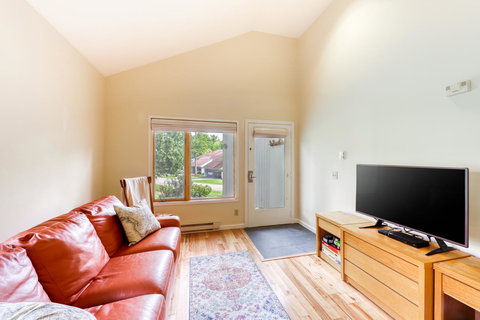 Club Sugarbush Condo - Swimm 21