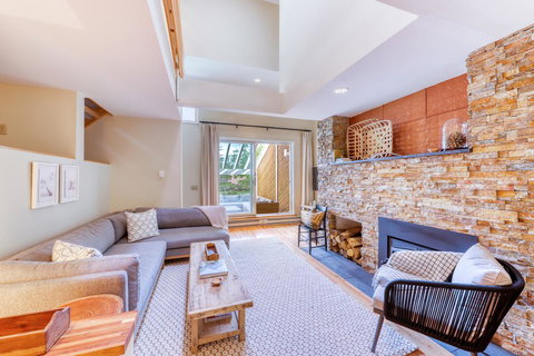 Club Sugarbush Condo - Swimm 3