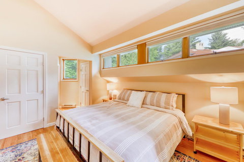Club Sugarbush Condo - Swimm 12