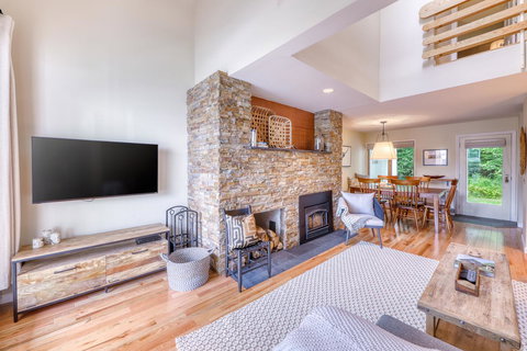 Club Sugarbush Condo - Swimm 5
