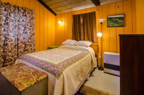 Inn At Charlotte B&B - Swimm 16