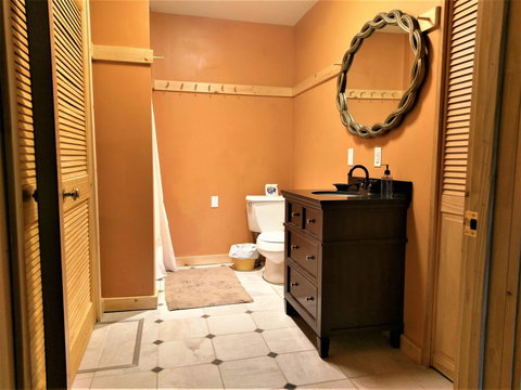 Inn At Charlotte B&B - Swimm 5