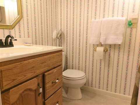 Inn At Charlotte B&B - Swimm 14