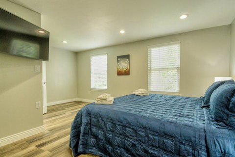 89 Bickel Court - Swimm 18