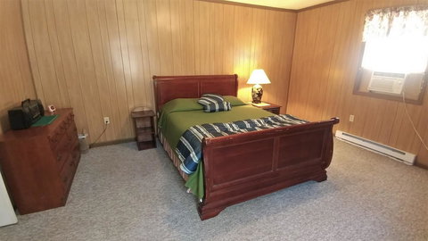 LL Red Bud - Renee 30