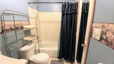 LL Red Bud - Renee 35