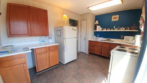 LL Red Bud - Renee 39