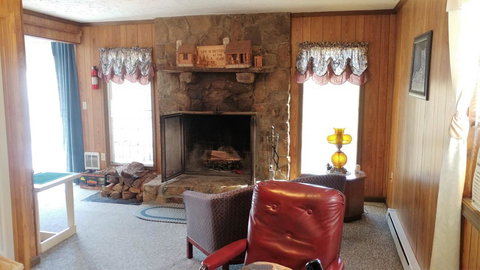 LL Red Bud - Renee 40